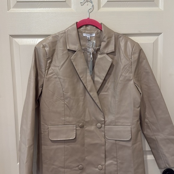 Cloud Ten NWT faux leather long button down jacket, medium - Picture 2 of 6
